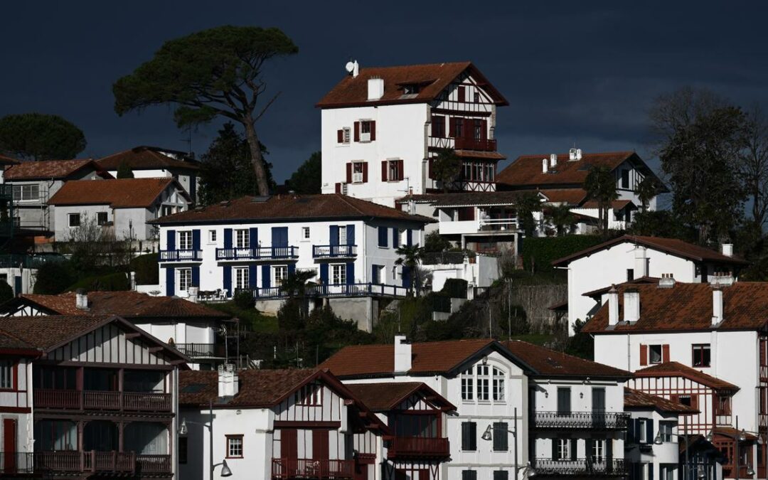 Logement : une remontée des taux risque d’entraver la reprise du marché immobilier