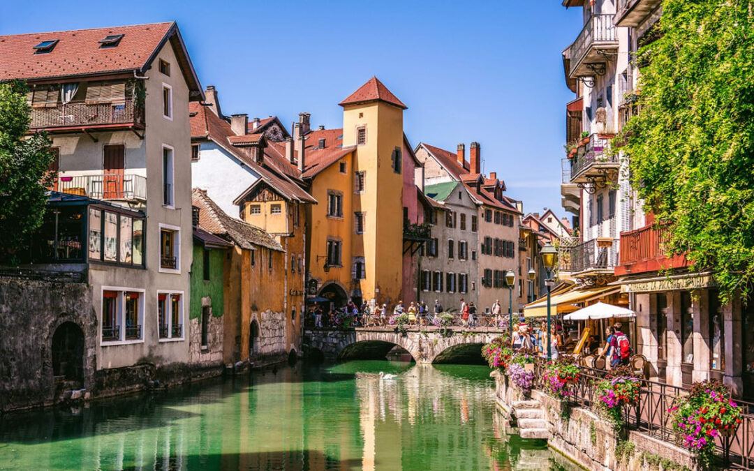 Marché immobilier à Annecy : hausse modérée des prix entre septembre et octobre 2025