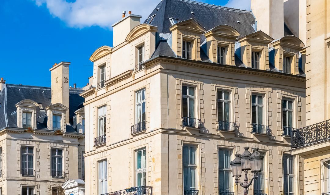 Immobilier : Le contexte politique ne grippe pas la reprise dans l’ancien, selon Century 21