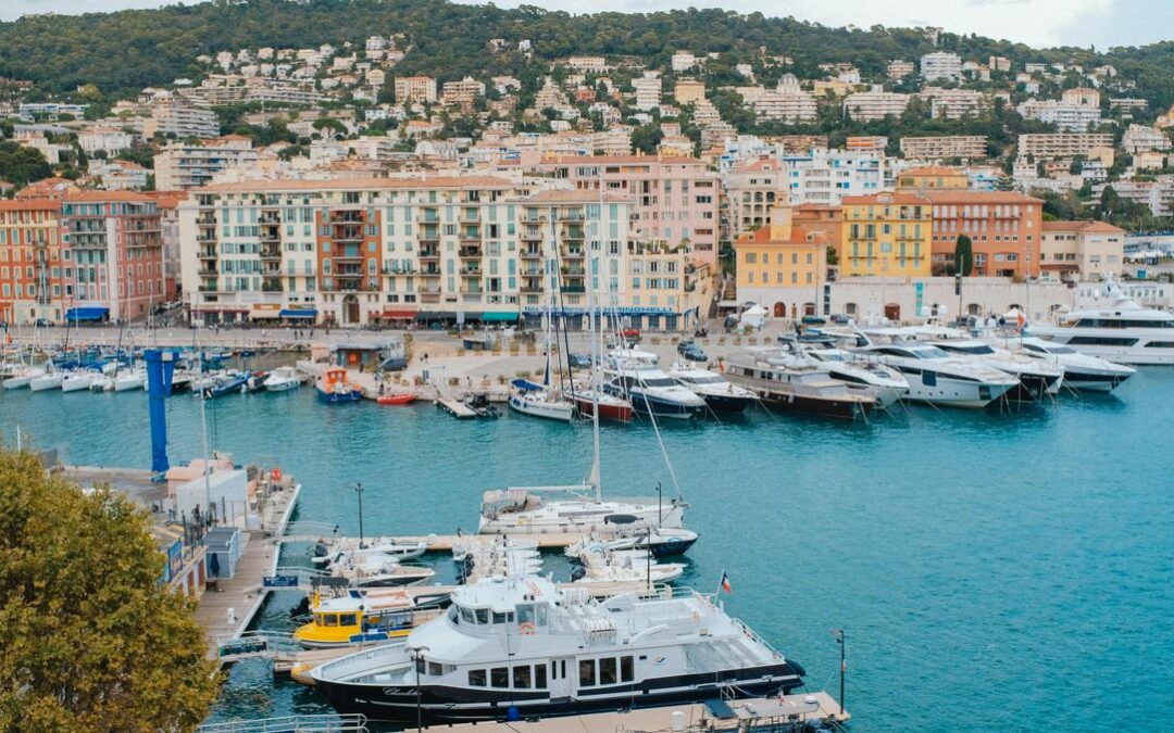 Où acheter un joli pied-à-terre sous le soleil ? Le match immobilier entre Nice et Montpellier