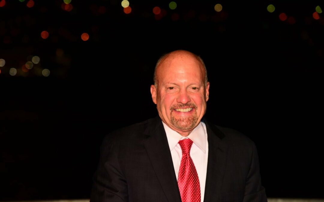 Jim Cramer met en garde contre un éventuel effondrement du marché immobilier si les taux hypothécaires « grimpaient en flèche » à nouveau